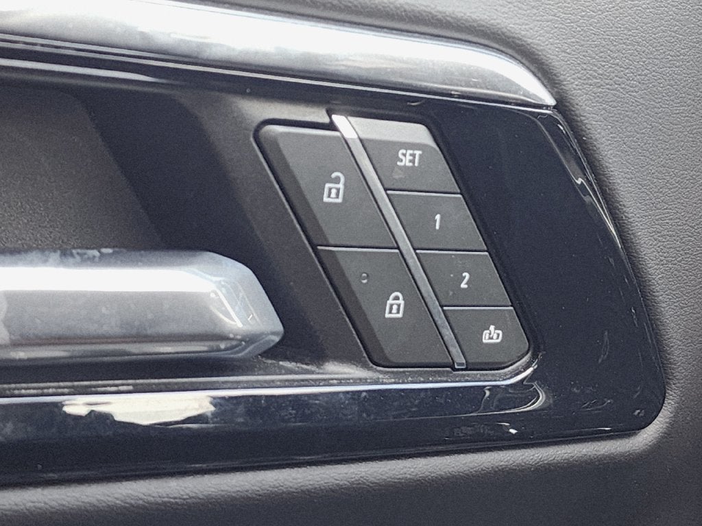 2025 Chevrolet Suburban LT
