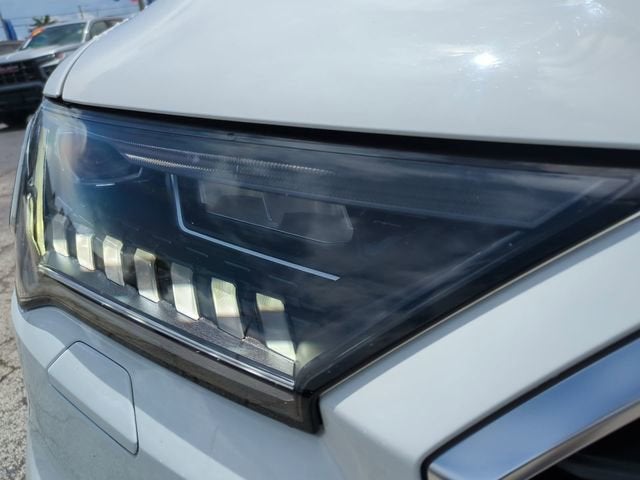 2022 Audi Q7 Premium Plus