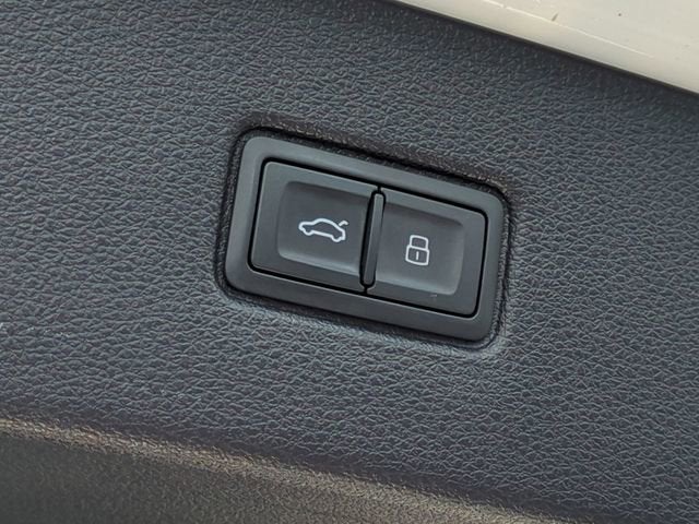 2022 Audi Q7 Premium Plus