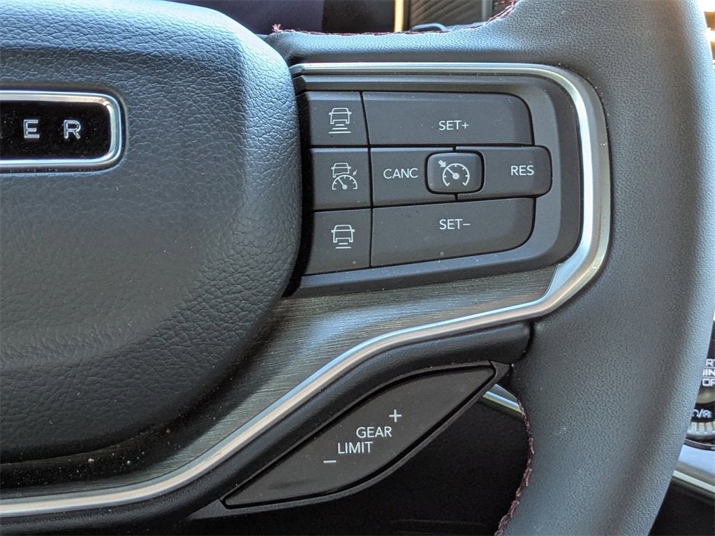 2025 Jeep Wagoneer Series II Carbide