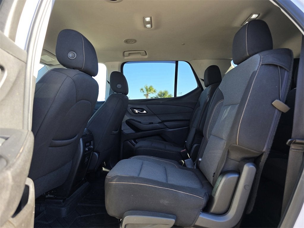 2021 Chevrolet Traverse LT Cloth
