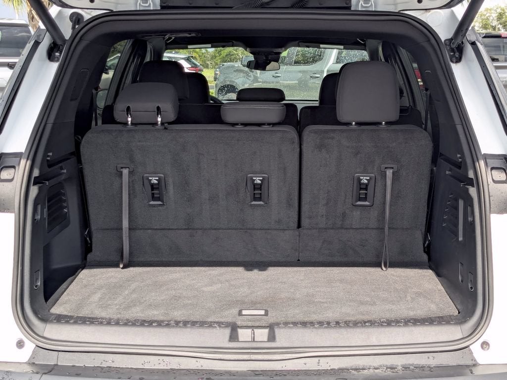 2024 Chevrolet Traverse LS