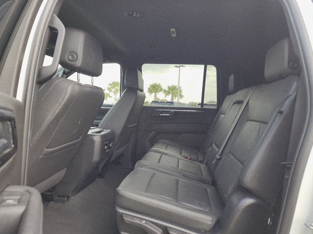 2025 Chevrolet Suburban LT