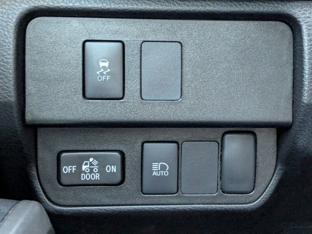 2022 Toyota Tacoma 2WD SR5