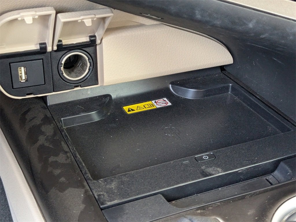 2022 Toyota Camry Hybrid XLE