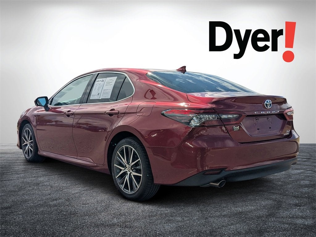 2022 Toyota Camry Hybrid XLE