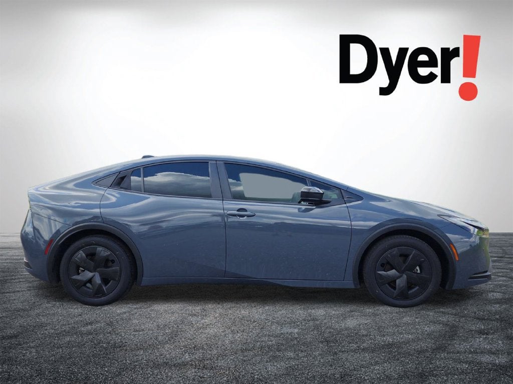 2025 Toyota Prius LE