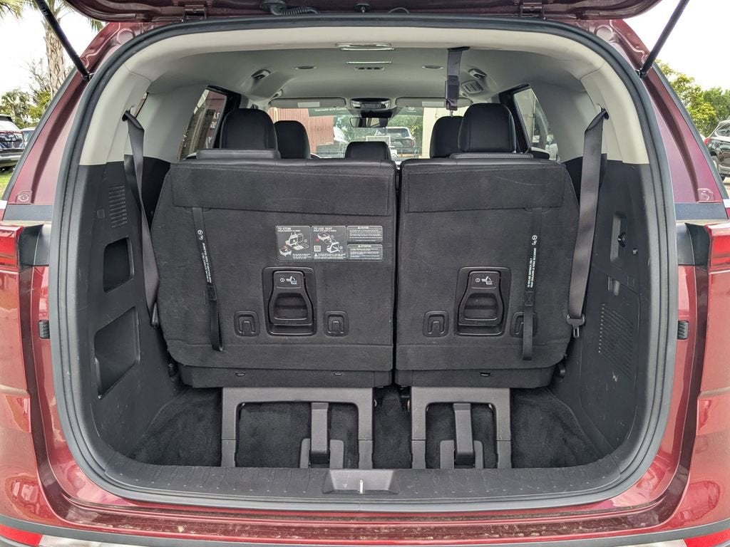 2024 Kia Carnival LX