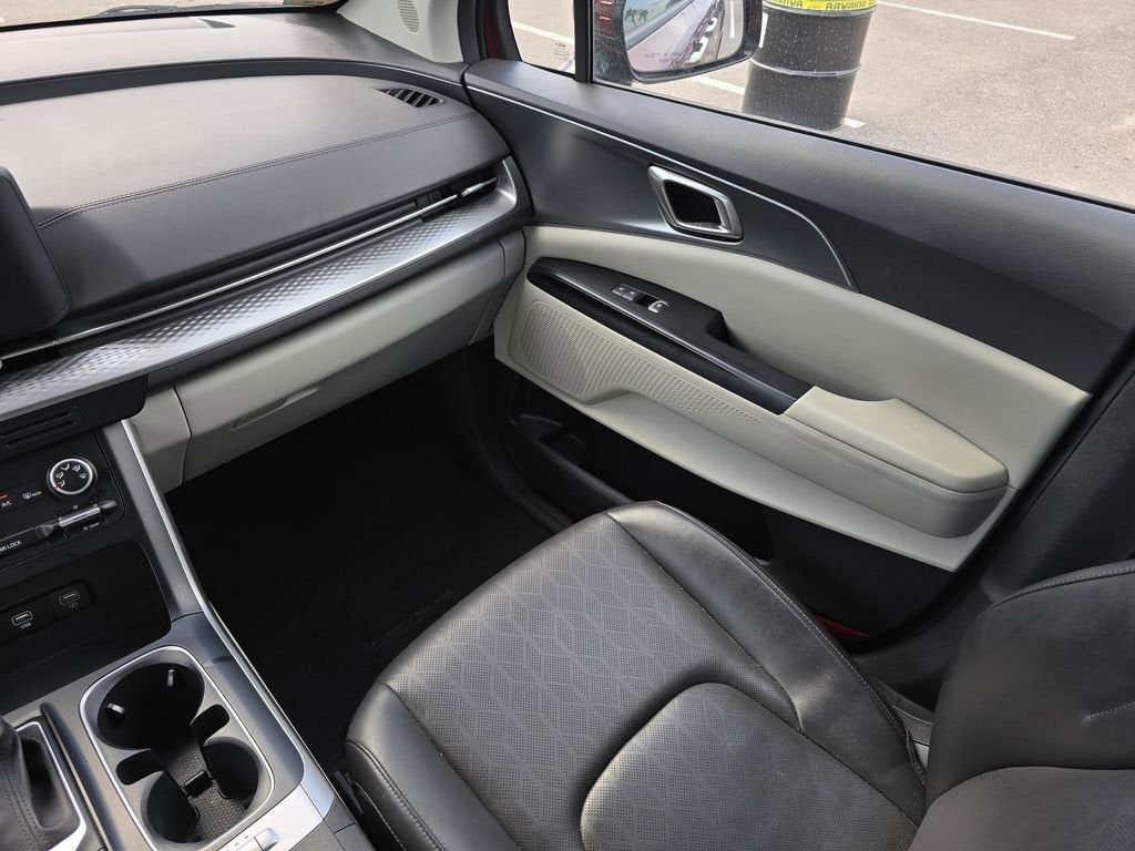 2024 Kia Carnival LX