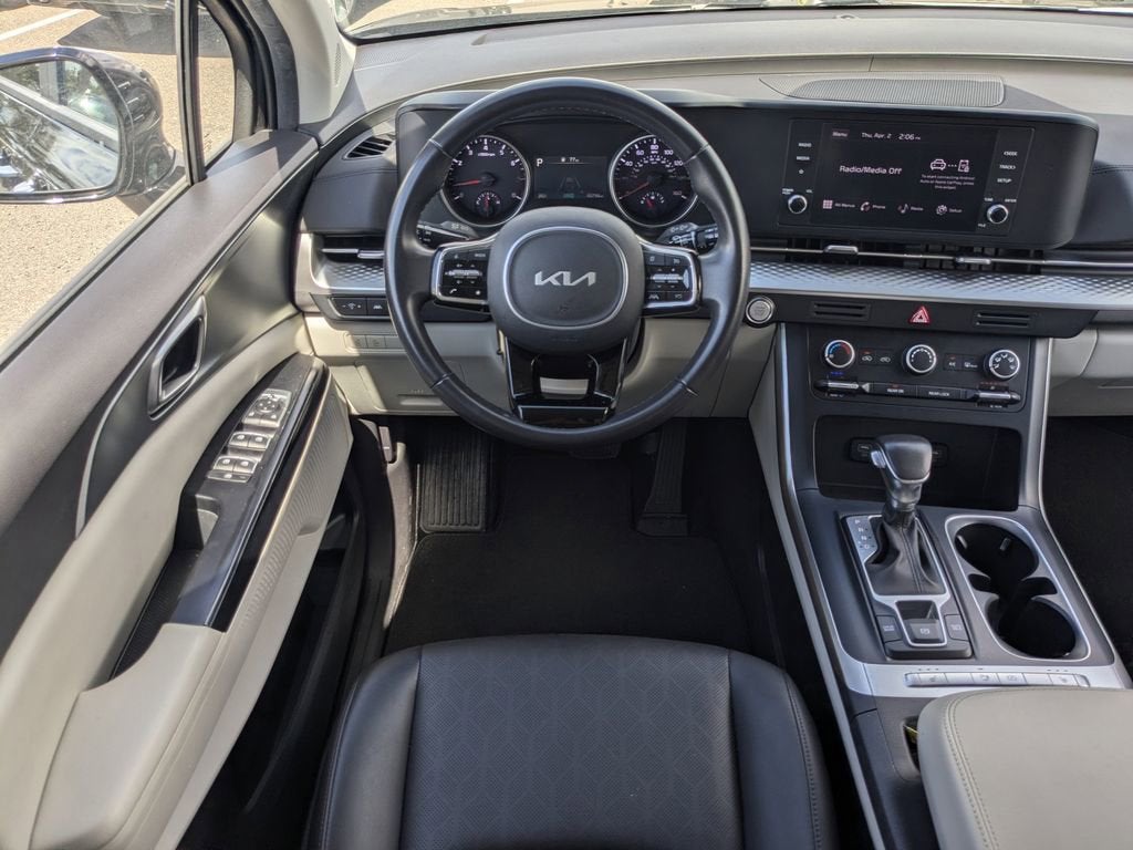 2024 Kia Carnival LX