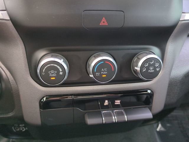 2022 RAM 1500 Big Horn Quad Cab 4x2 6'4" Box