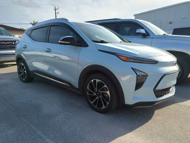 2022 Chevrolet Bolt EUV Premier's photo