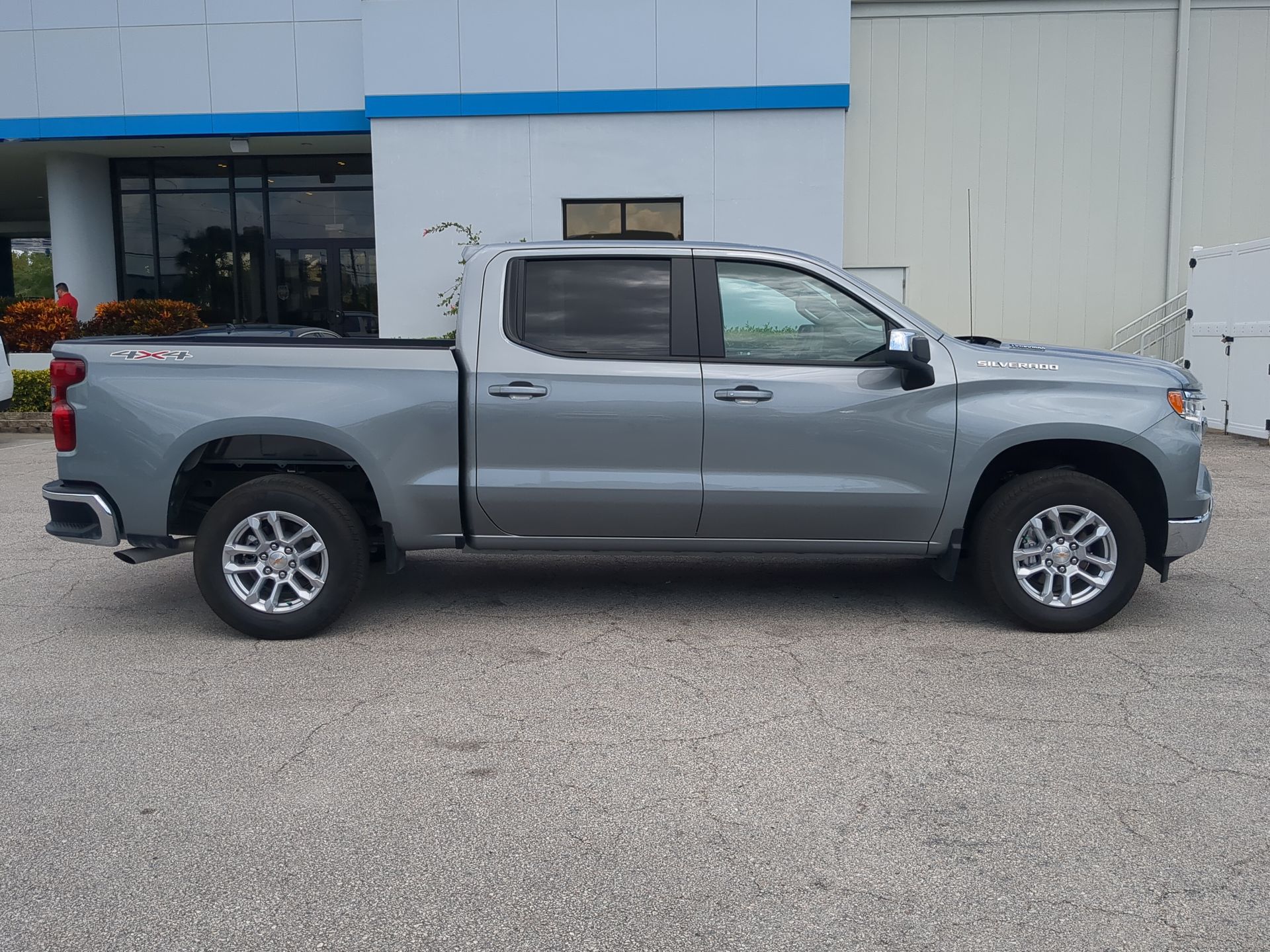 2025 Chevrolet Silverado 1500 LT (2FL)