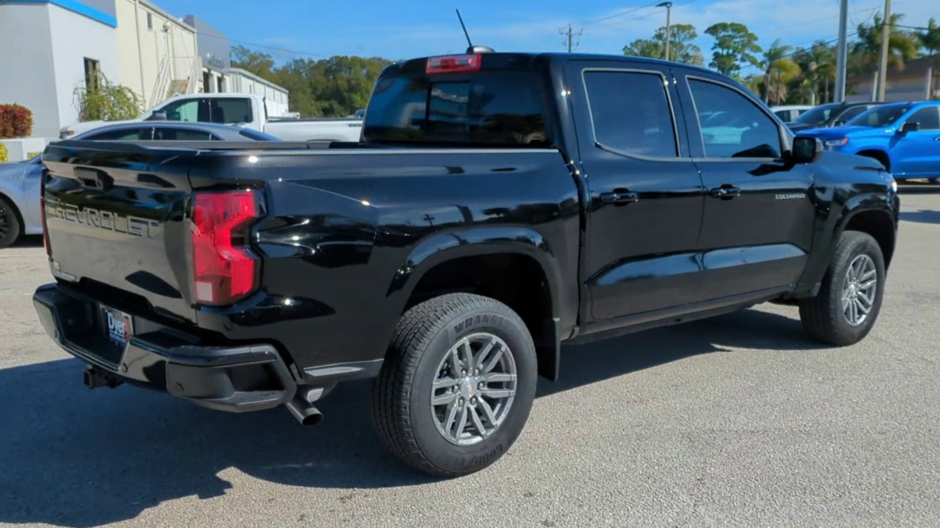 2025 Chevrolet Colorado WT/LT