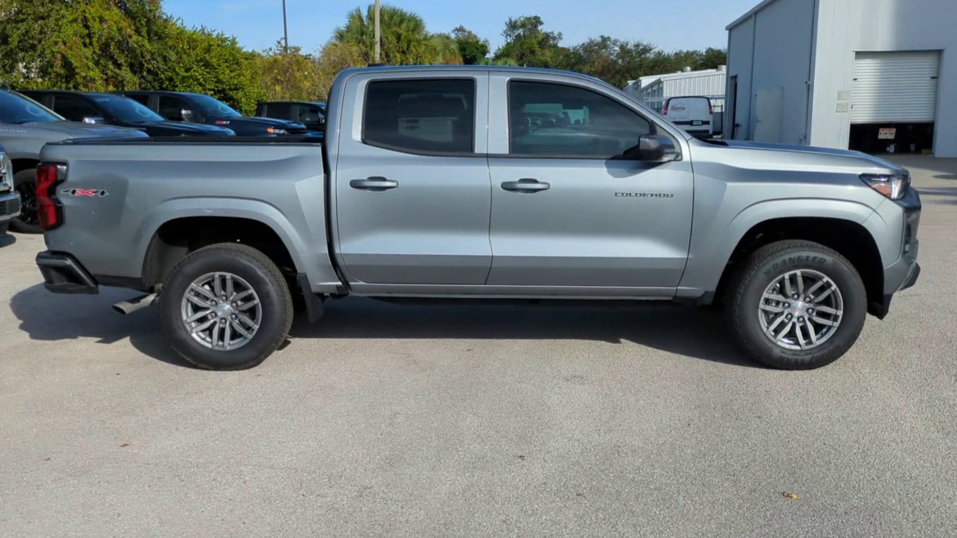 2025 Chevrolet Colorado WT/LT