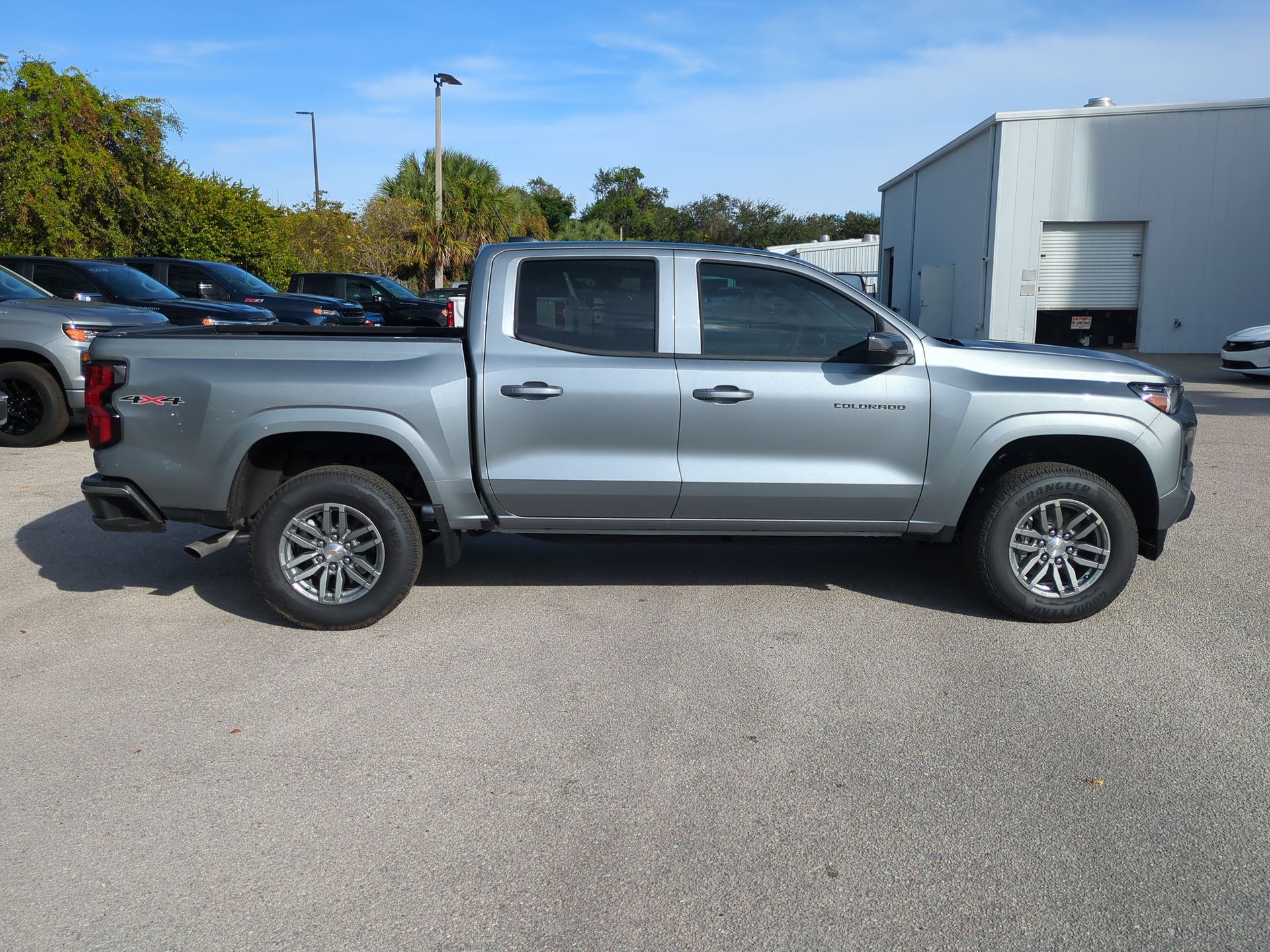 2025 Chevrolet Colorado WT/LT