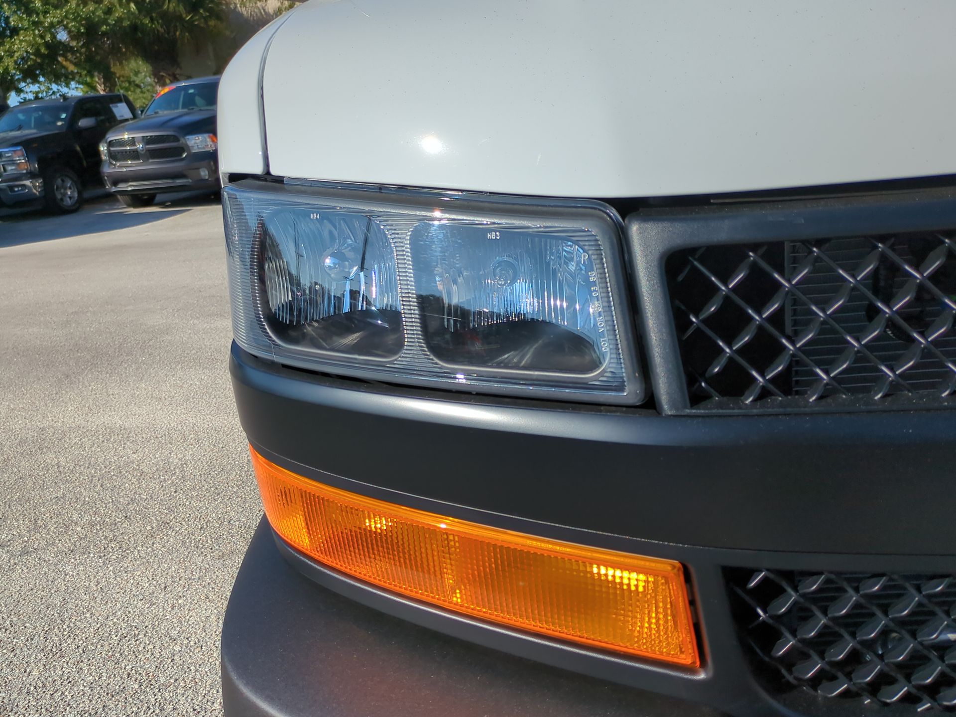 2025 Chevrolet Express Cargo WT