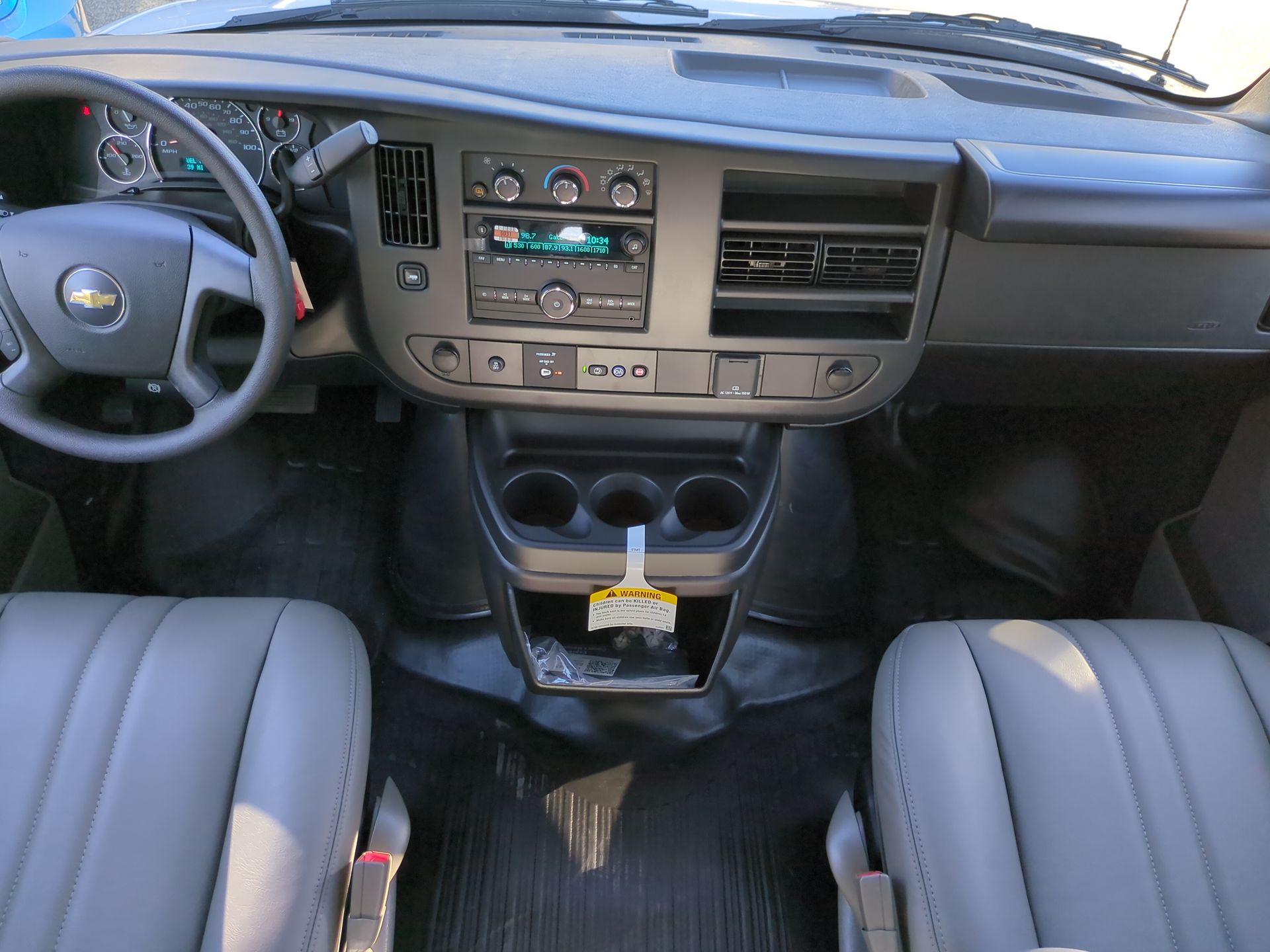 2025 Chevrolet Express Cargo WT