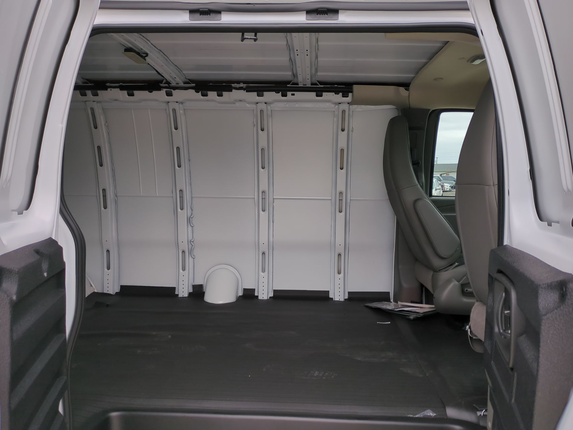 2025 Chevrolet Express Cargo 2500 WT