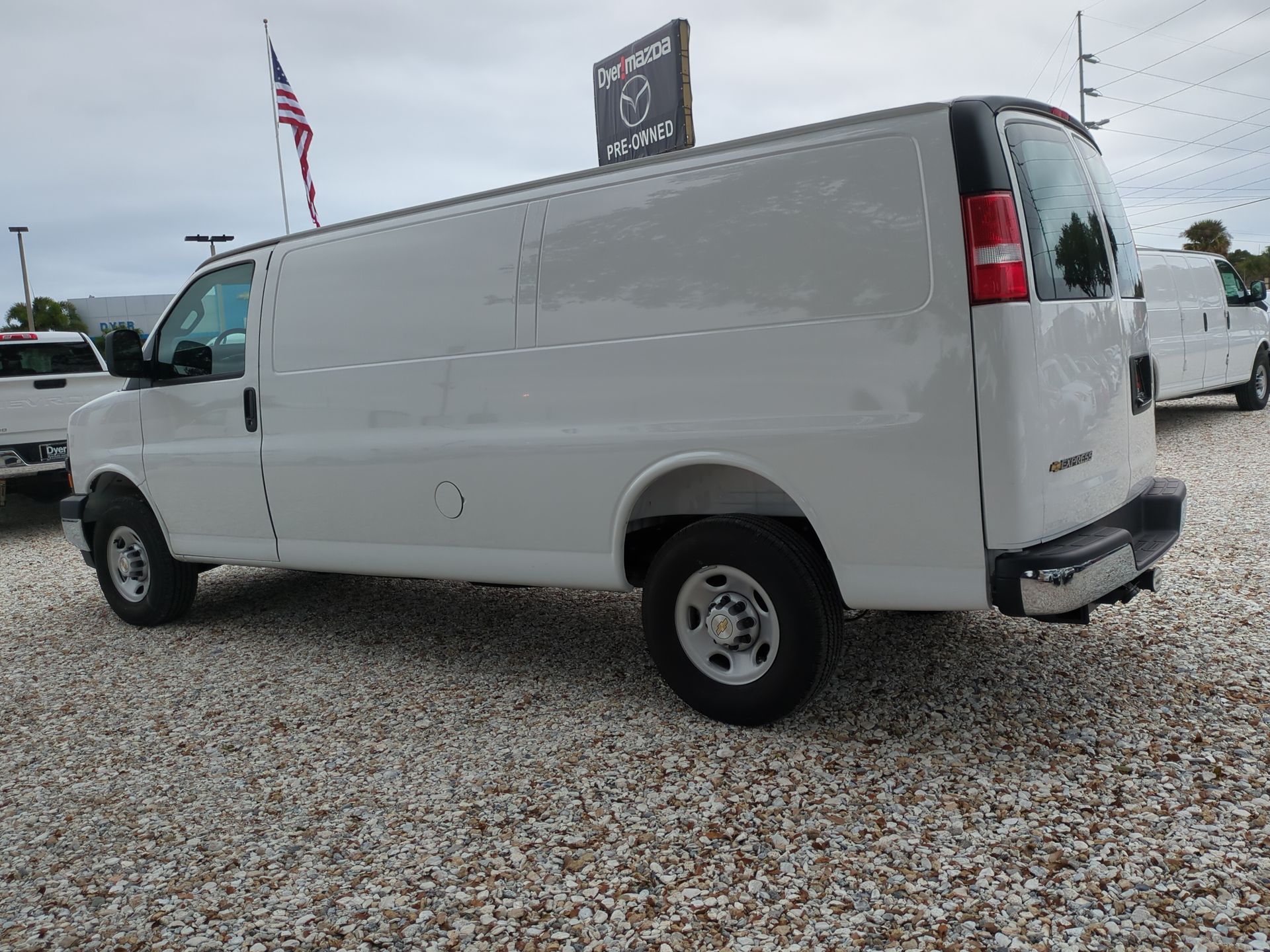 2025 Chevrolet Express Cargo WT