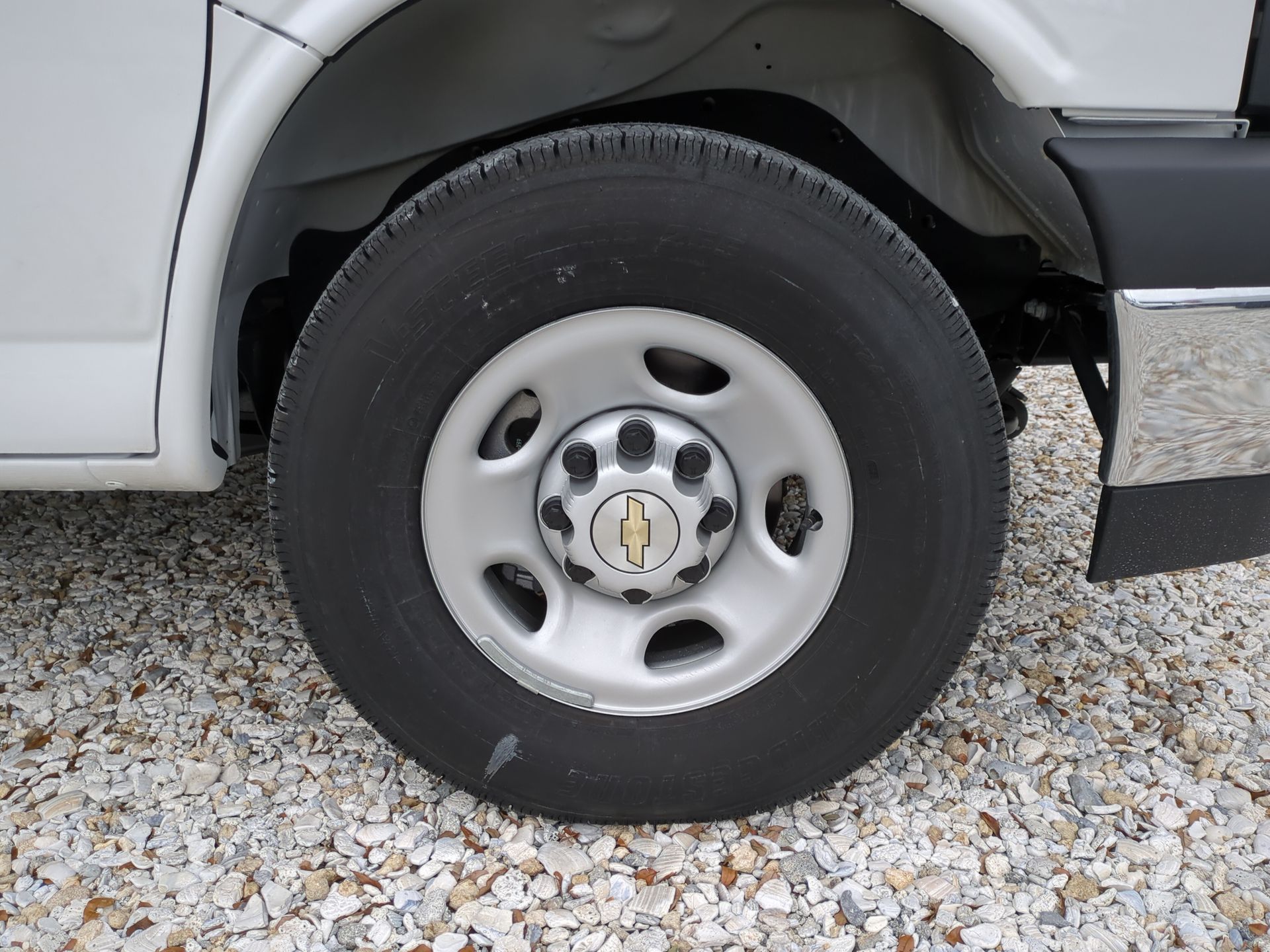 2025 Chevrolet Express Cargo WT