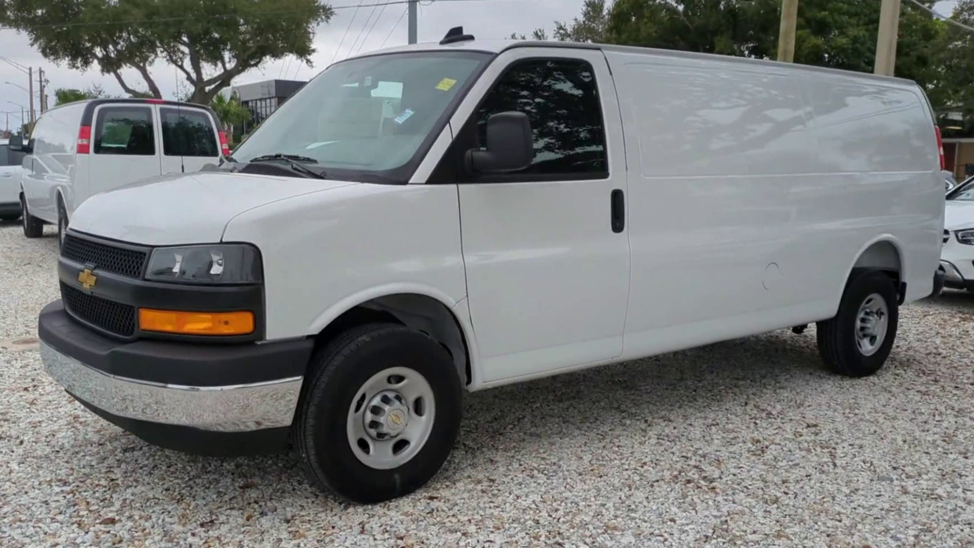 2025 Chevrolet Express Cargo 2500 WT