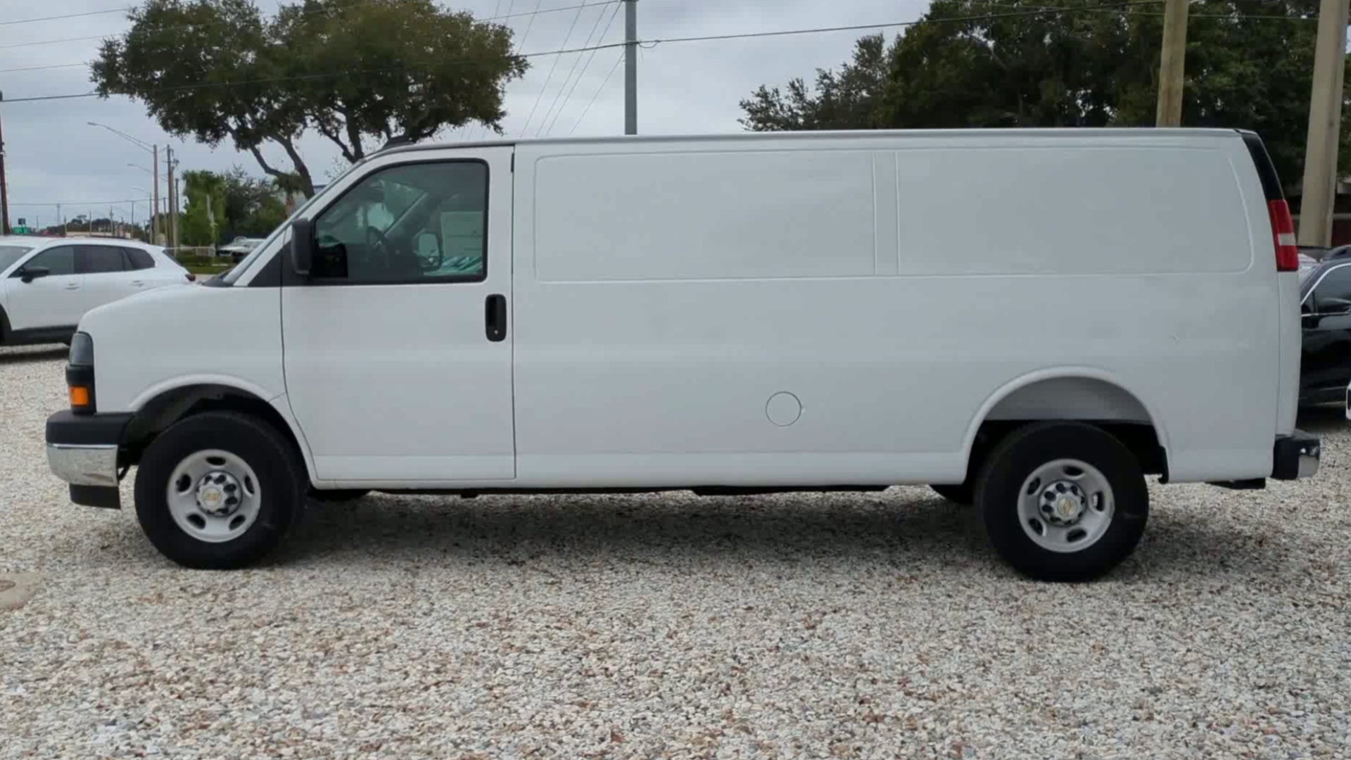 2025 Chevrolet Express Cargo 2500 WT