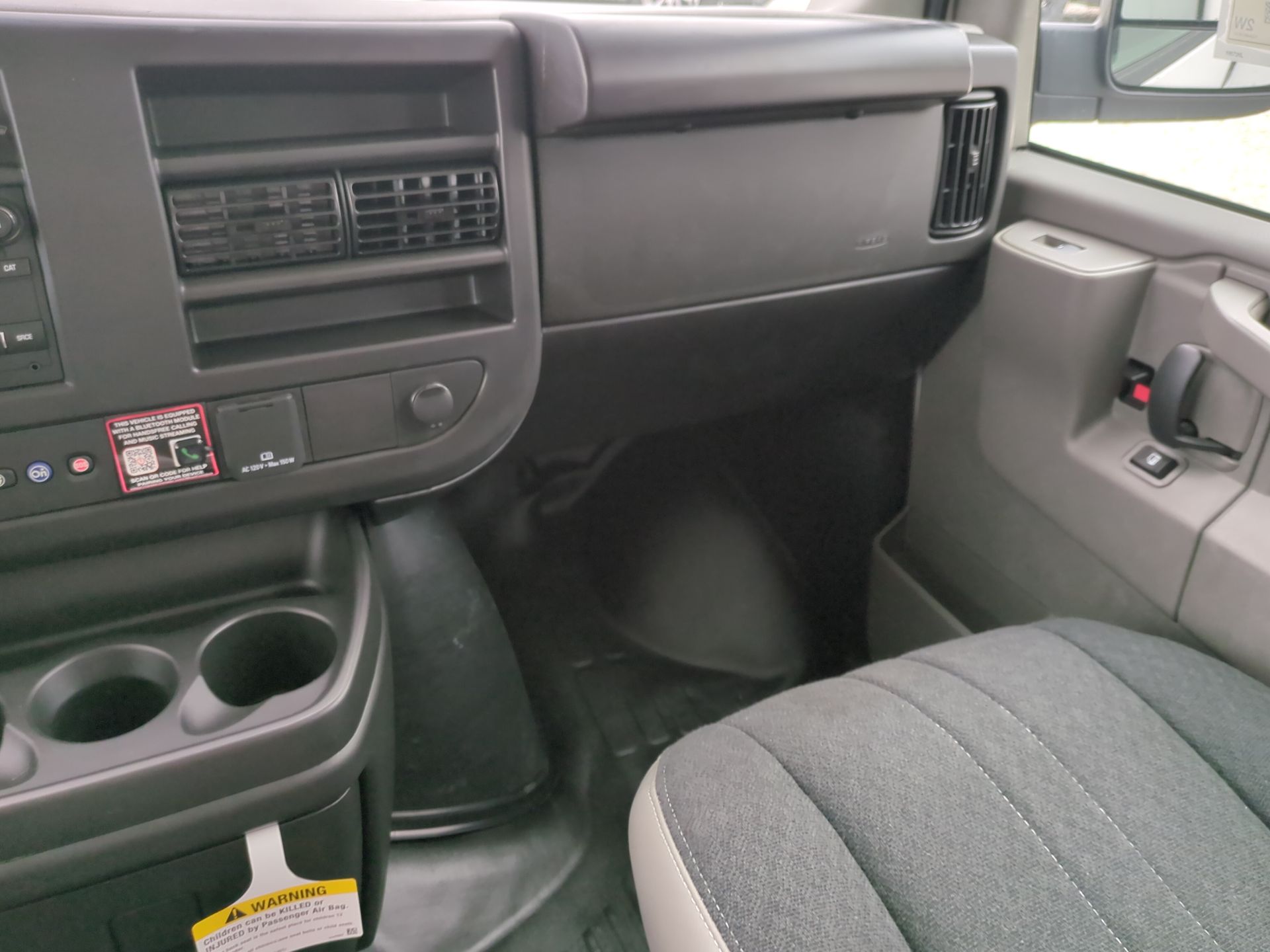 2025 Chevrolet Express Cargo 2500 WT