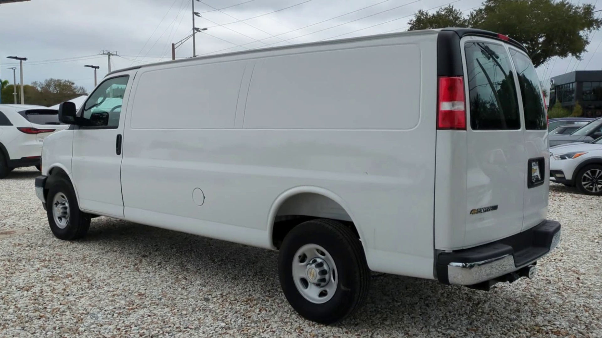 2025 Chevrolet Express Cargo WT