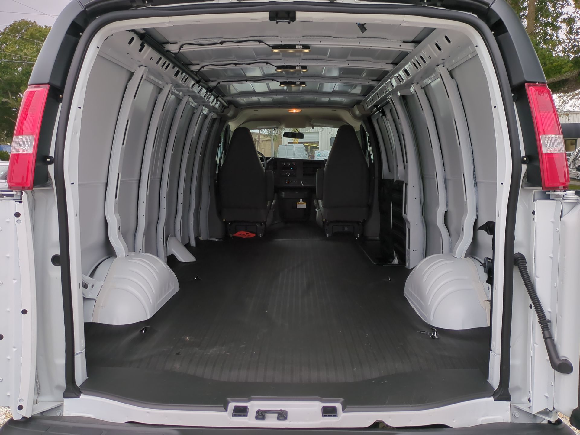 2025 Chevrolet Express Cargo 2500 WT