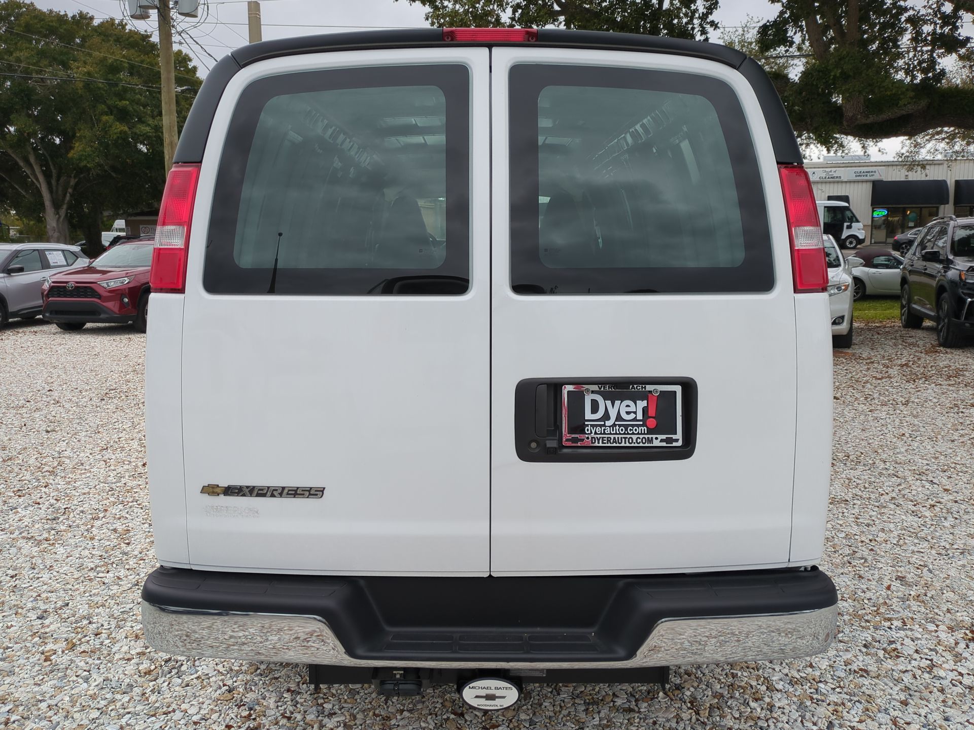 2025 Chevrolet Express Cargo WT