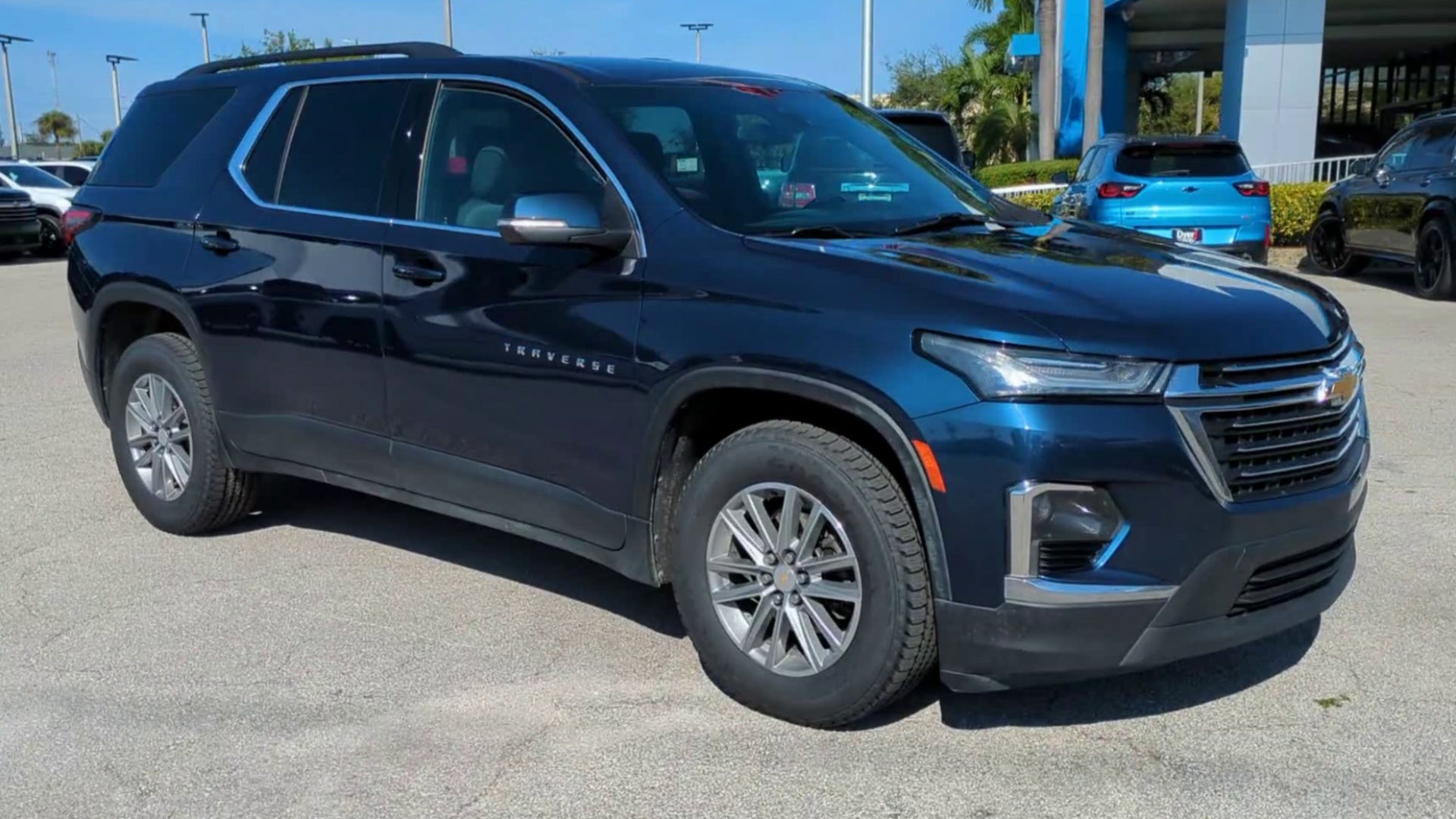 2022 Chevrolet Traverse LT Cloth