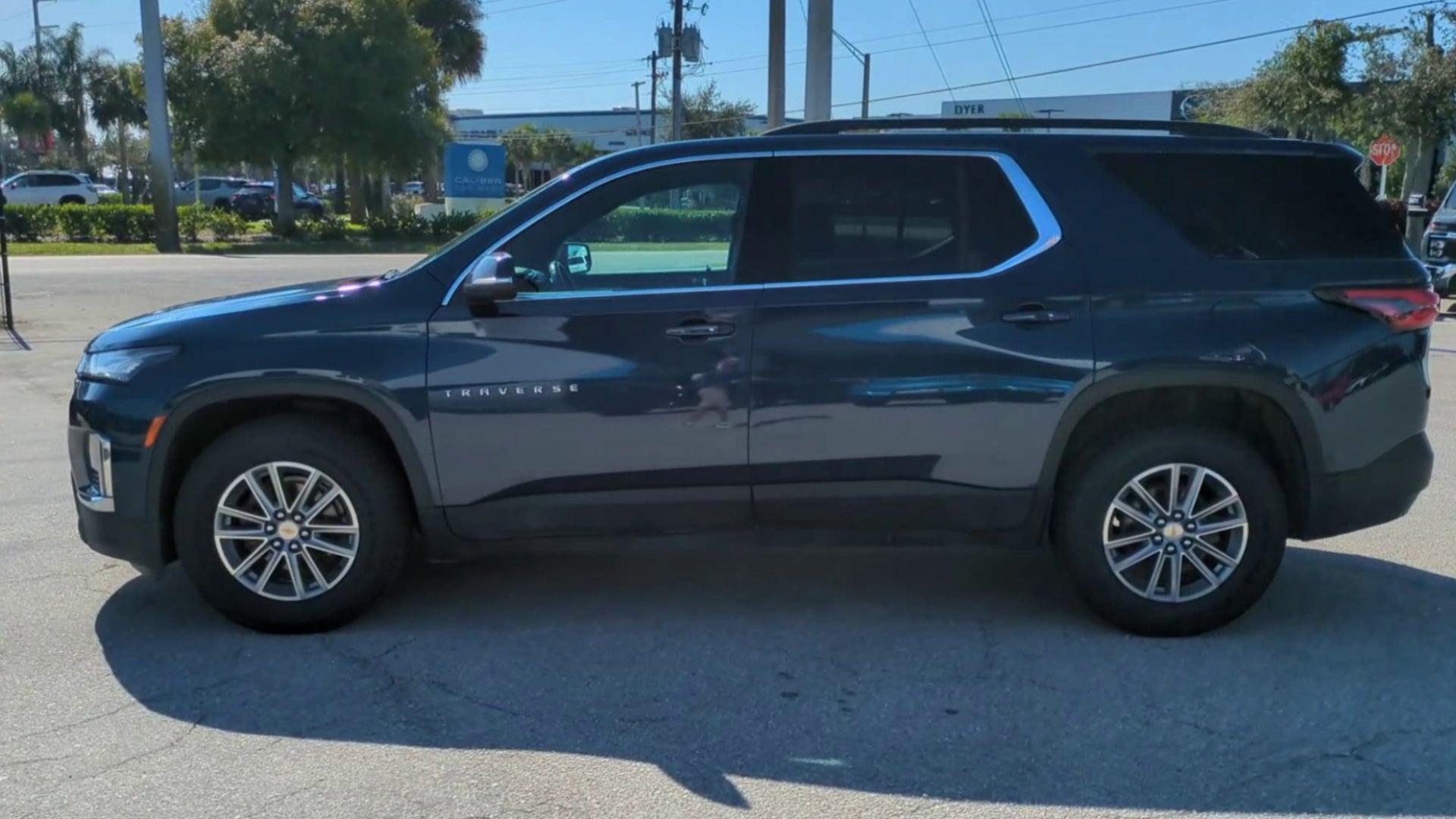 2022 Chevrolet Traverse LT Cloth