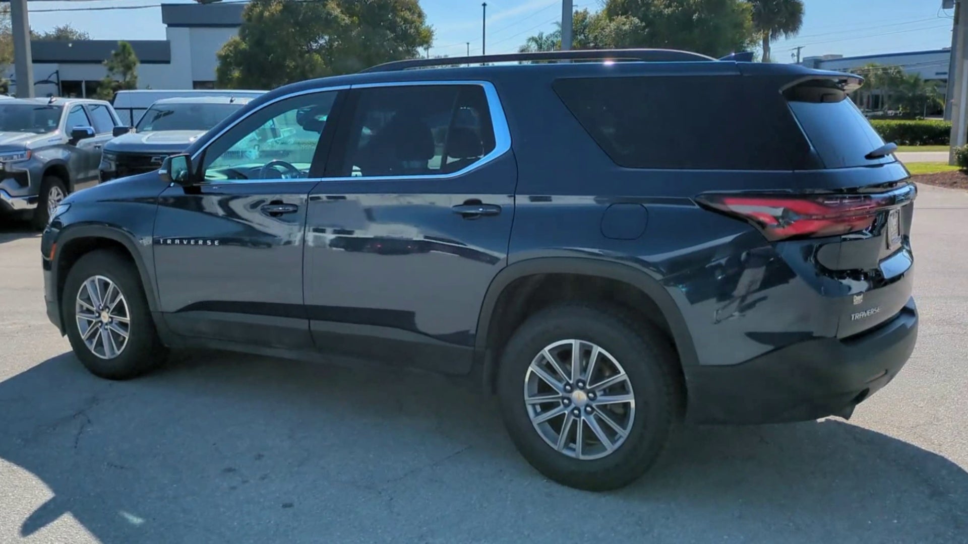 2022 Chevrolet Traverse LT Cloth