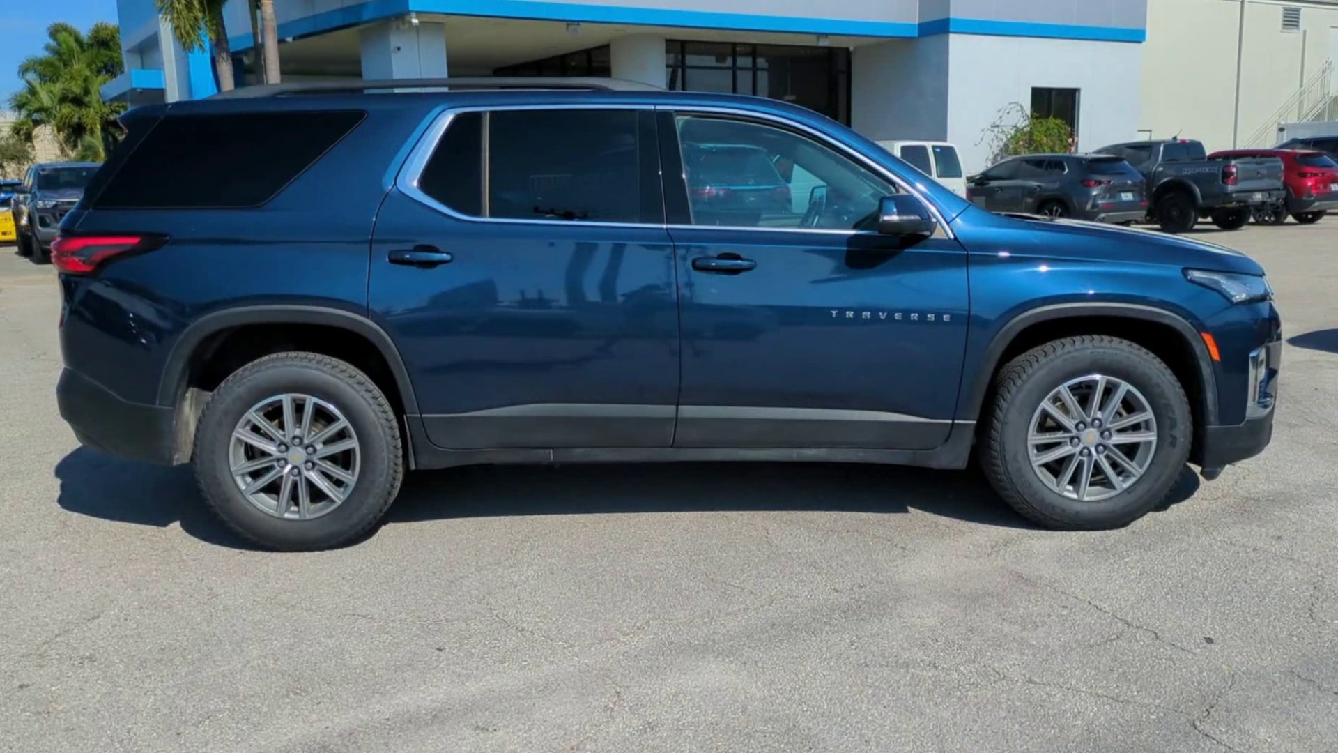 2022 Chevrolet Traverse LT Cloth