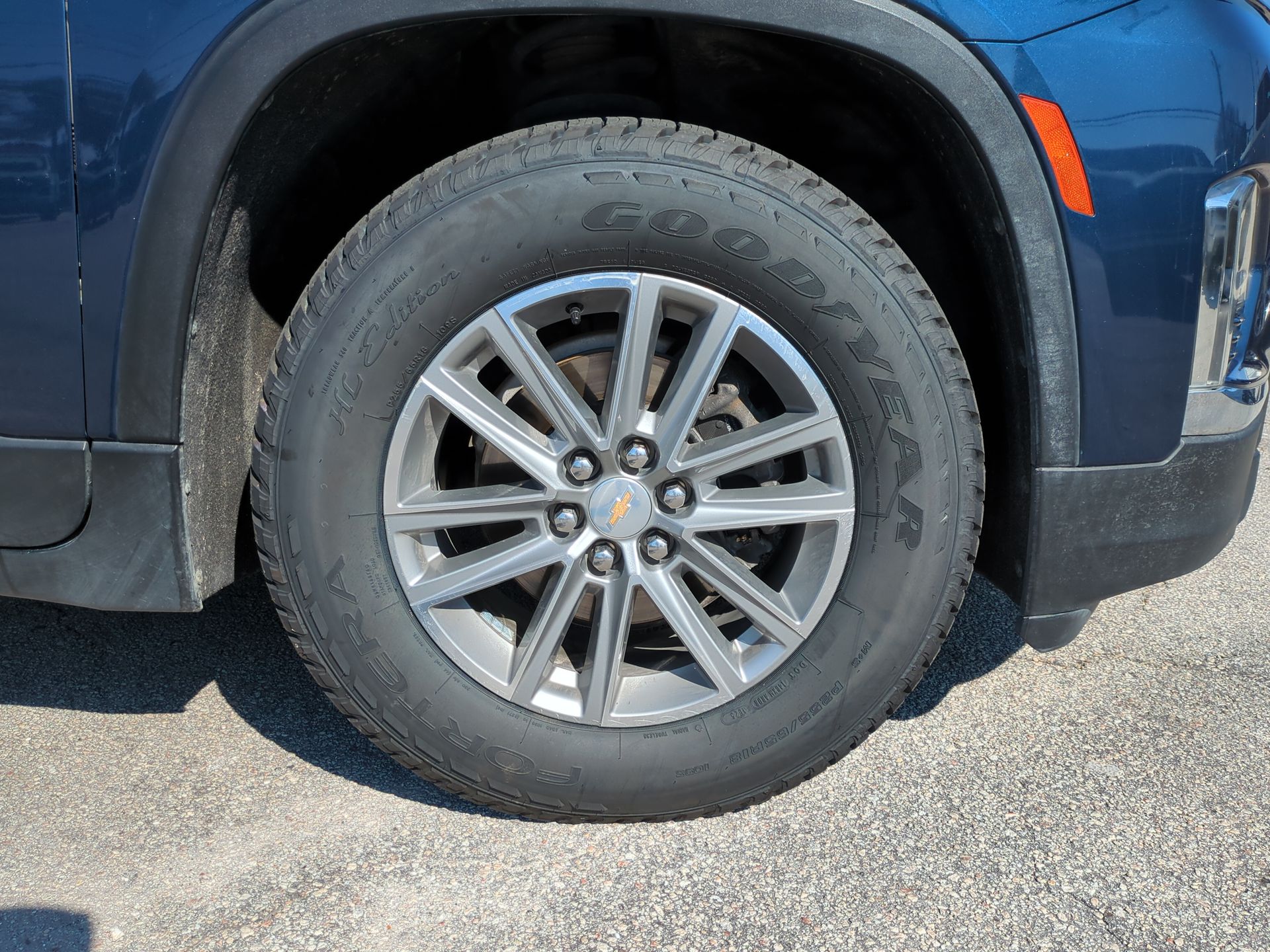 2022 Chevrolet Traverse LT Cloth