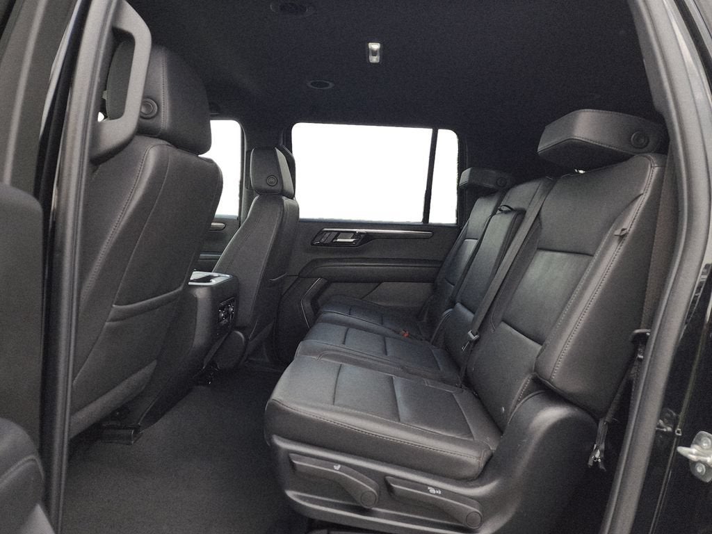 2025 Chevrolet Suburban LT