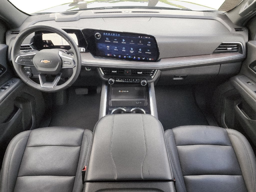 2025 Chevrolet Suburban LT