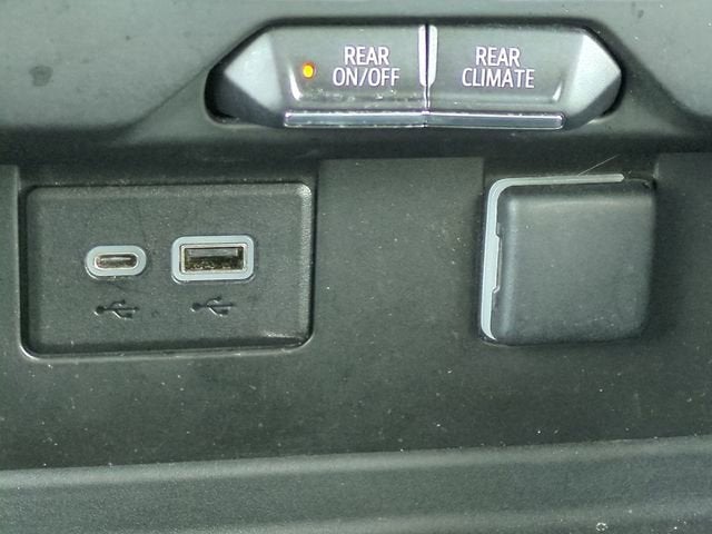 2023 Chevrolet Suburban LS