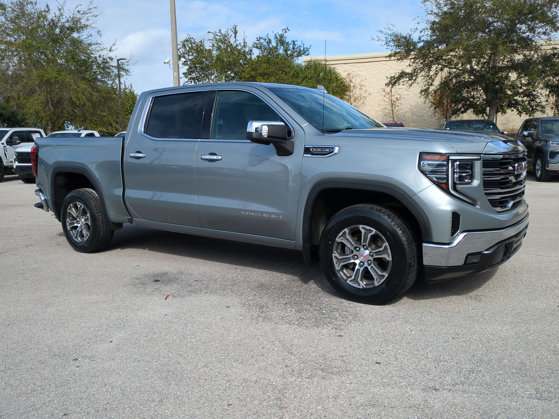 2025 GMC Sierra 1500 SLT