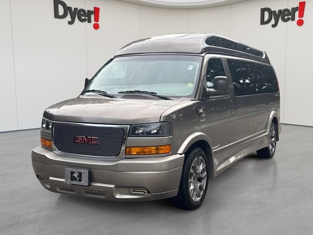 2023 GMC Savana Cargo Van