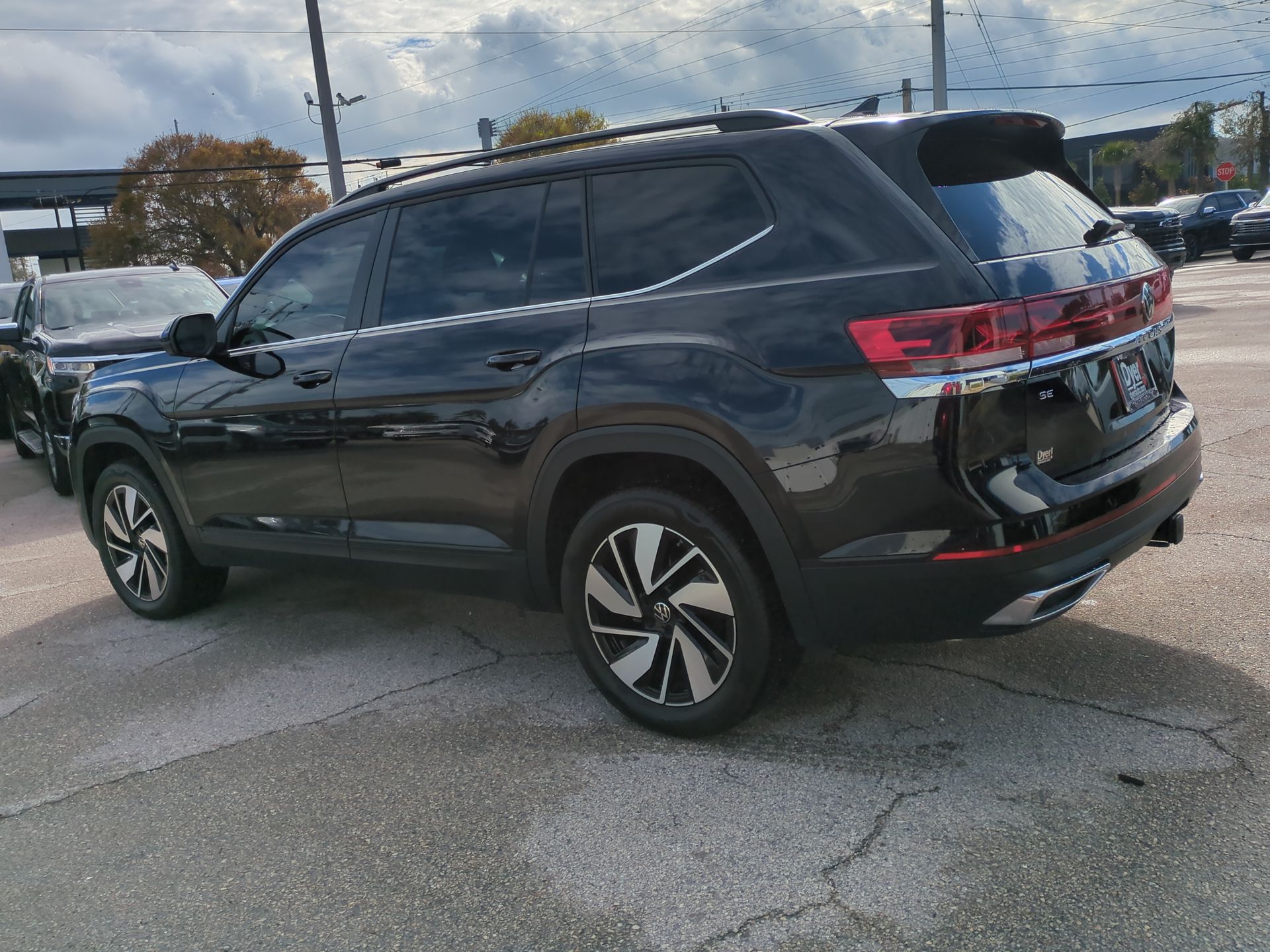 2024 Volkswagen Atlas 2.0T SE w/Technology