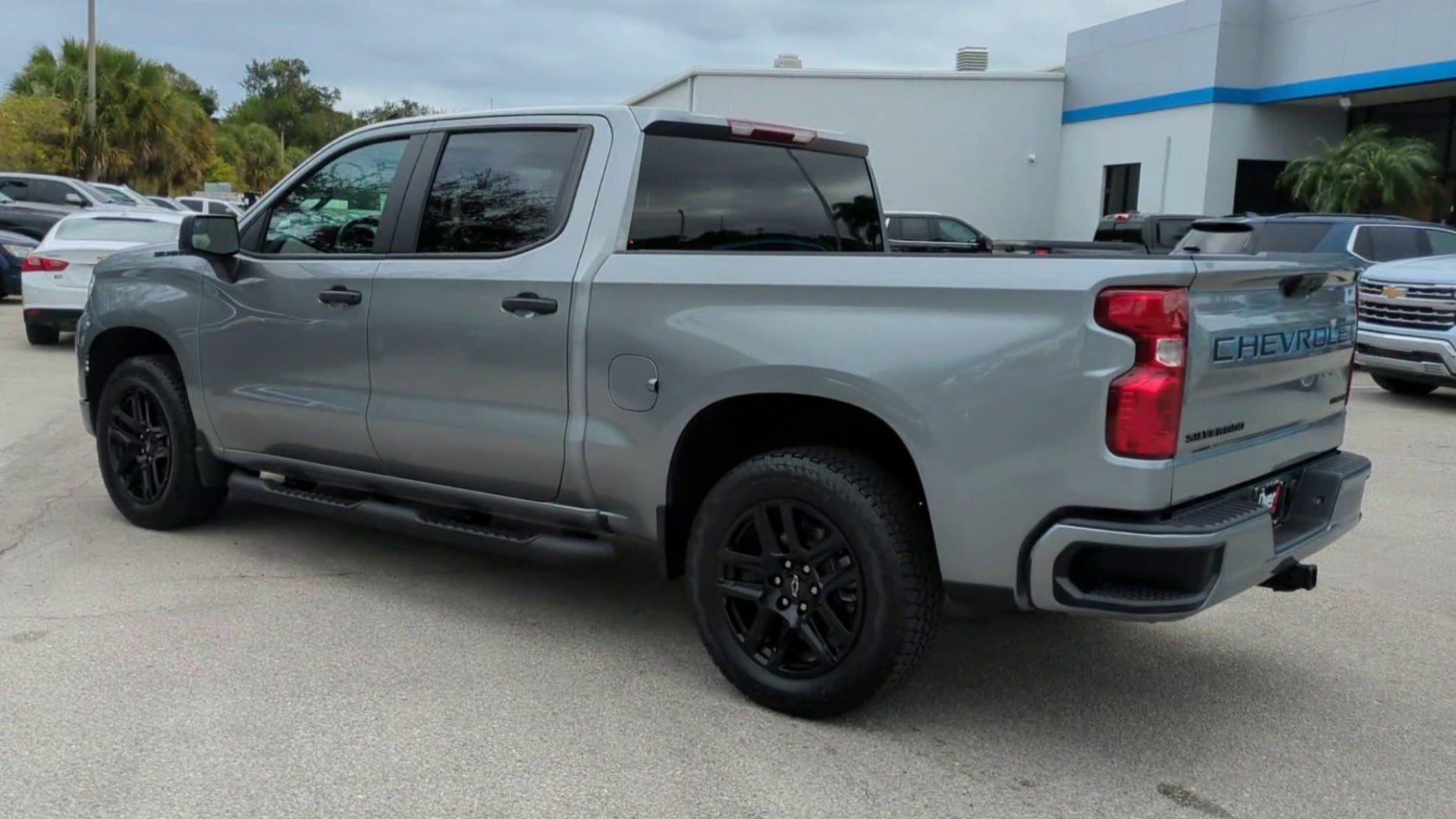 2025 Chevrolet Silverado 1500 Custom