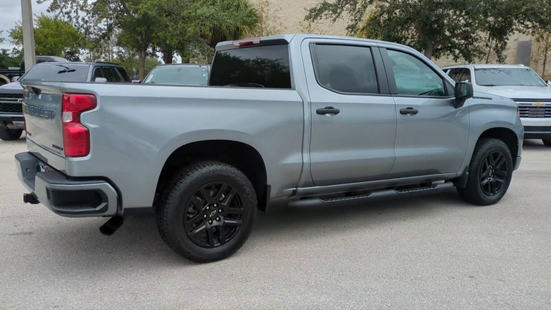 2025 Chevrolet Silverado 1500 Custom