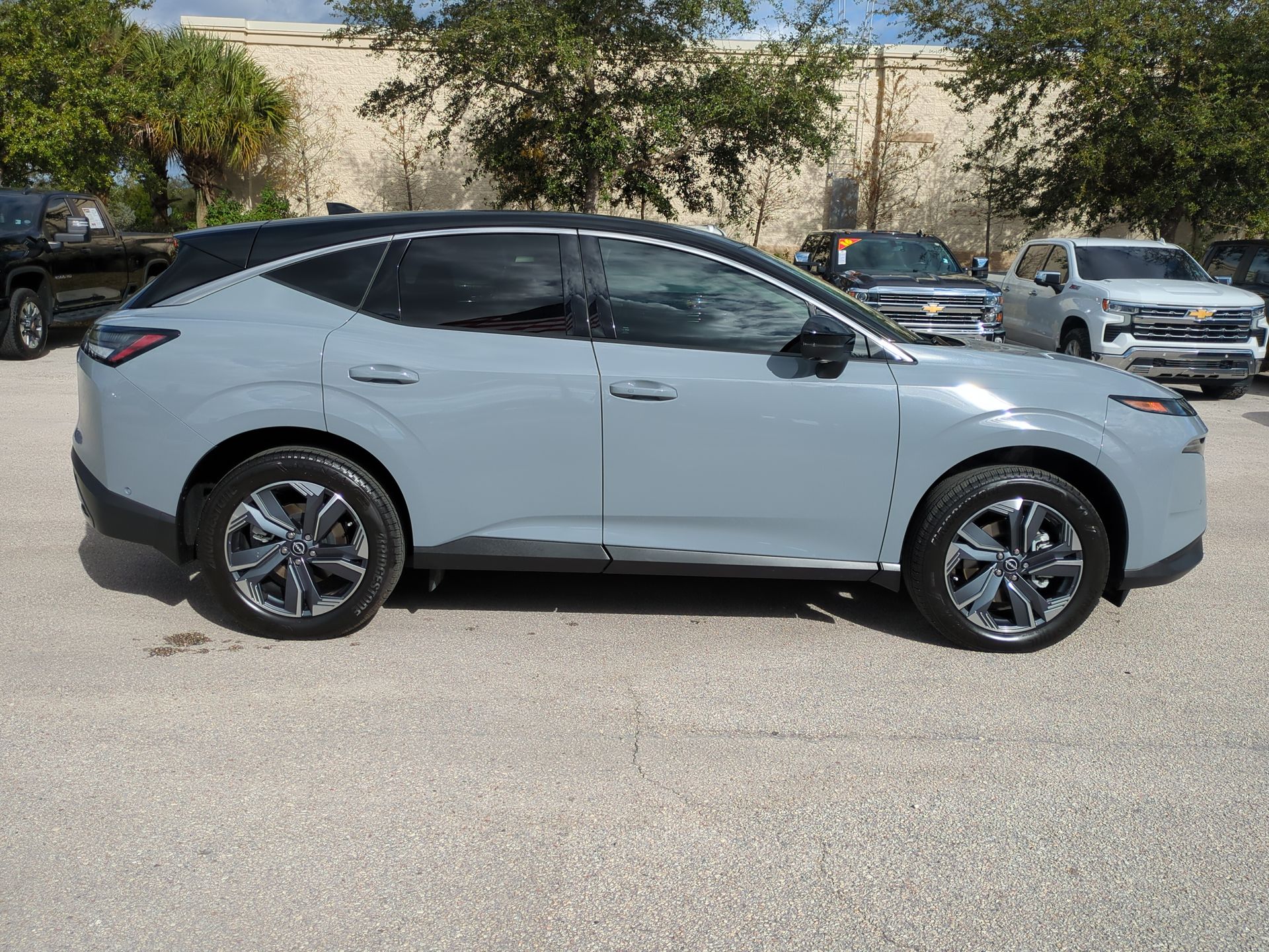 2025 Nissan Murano SL