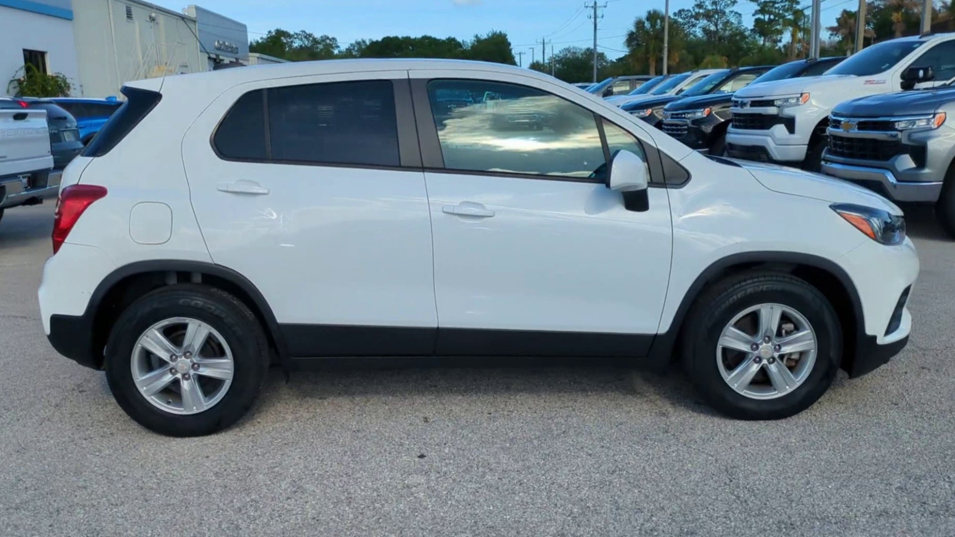 2022 Chevrolet Trax LS