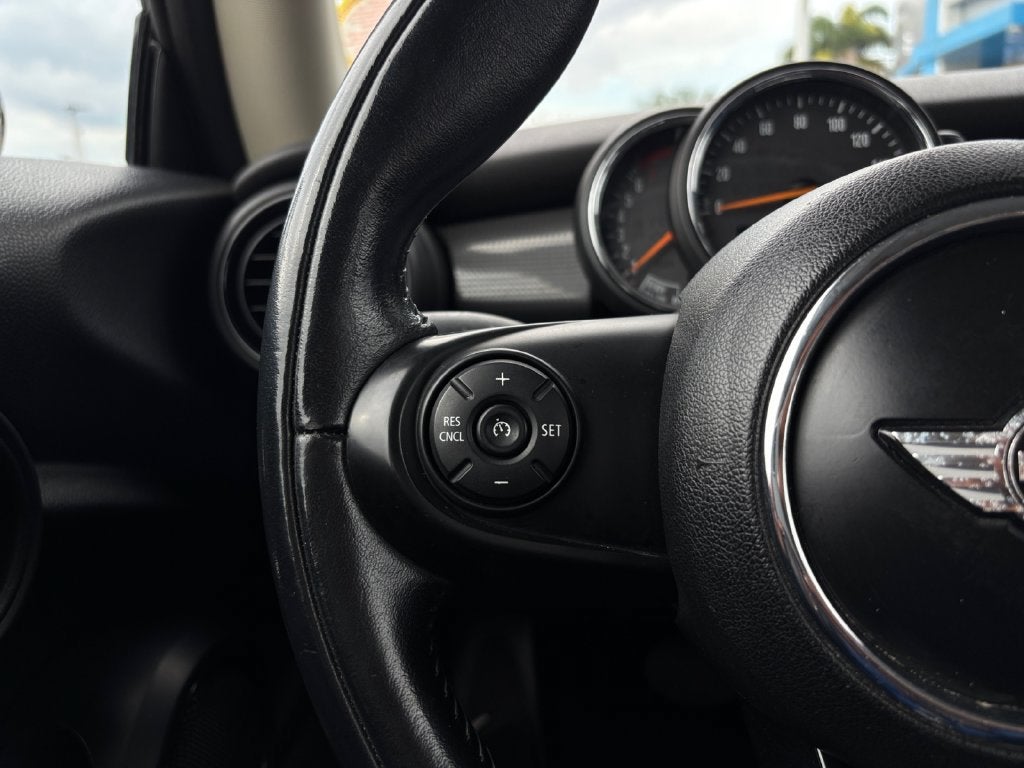 2017 MINI Hardtop Cooper