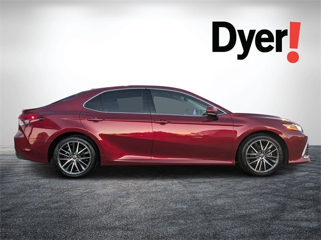 2022 Toyota Camry Hybrid XLE