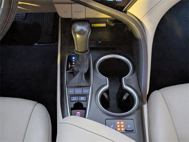 2022 Toyota Camry Hybrid XLE