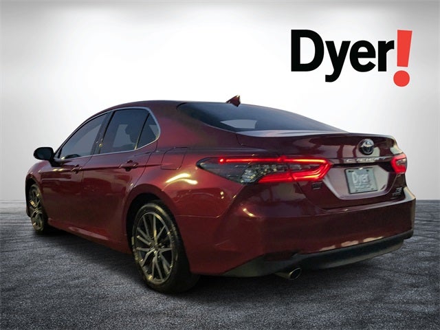 2022 Toyota Camry Hybrid XLE